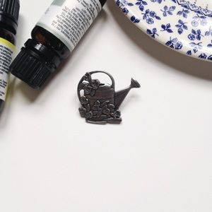 Birds and Bloom | 2000 limited edition pin garden